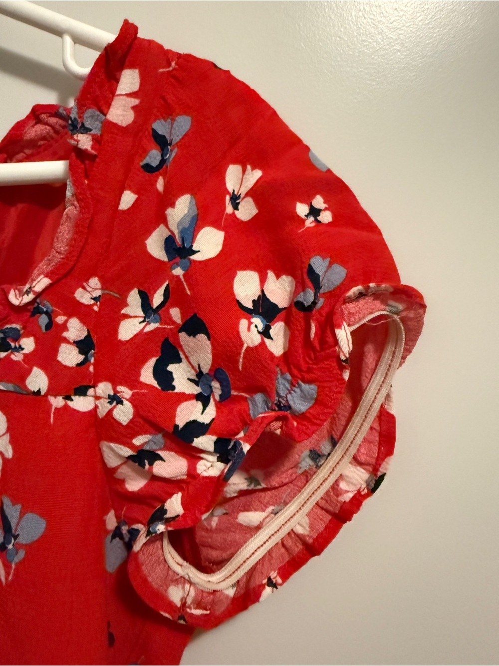 Kookaï Floral Top w/ Subtle Ruffles - Picture 4 of 9